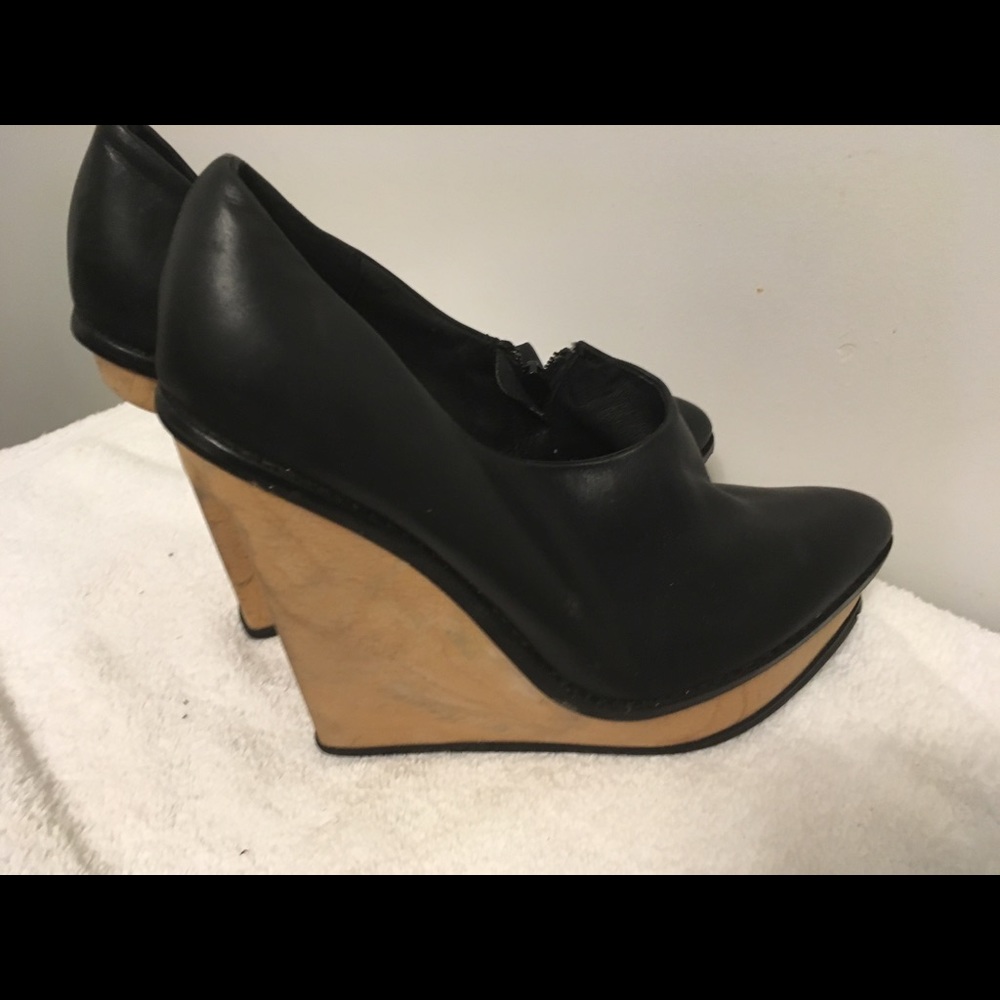 Aldo Platform Heels - Picture 2 of 4